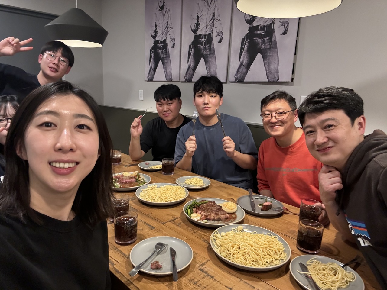 prads-2025-08-dinner-group-alt